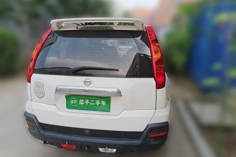 Used Dongfeng Fengdu MX6 2015 2.0L CVT Two-Wheel Drive Dream Edition Rear