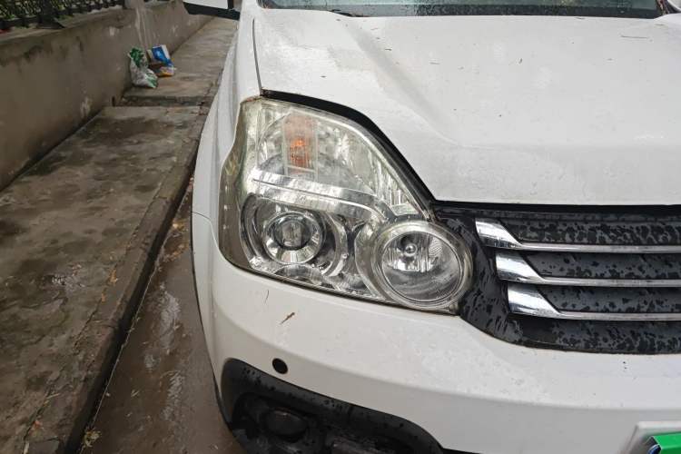 Used Dongfeng Fengdu MX6 2015 2.0L CVT Two-Wheel Drive Dream Edition Right Front Headlight