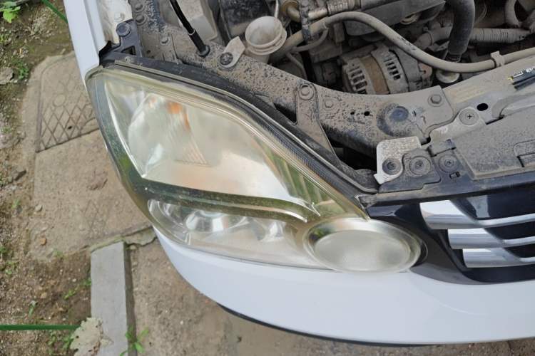 Used Dongfeng Fengdu MX6 2015 2.0L CVT Two-Wheel Drive Dream Edition Right Front Headlight