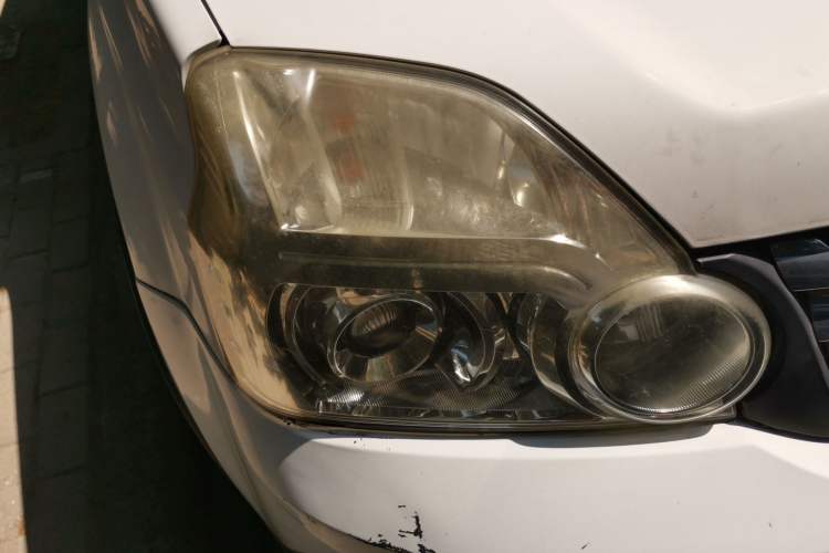 Used Dongfeng Fengdu MX6 2015 2.0L CVT Two-Wheel Drive Dream Edition Right Front Headlight