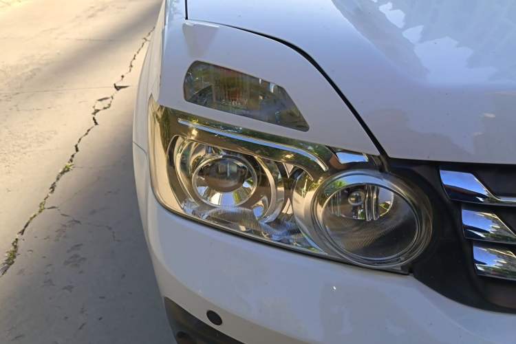 Used Dongfeng Fengdu MX6 2015 2.0L CVT Two-Wheel Drive Dream Edition Right Front Headlight