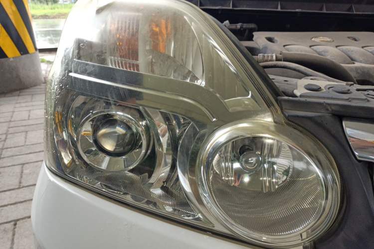 Used Dongfeng Fengdu MX6 2015 2.0L CVT Two-Wheel Drive Dream Edition Right Front Headlight