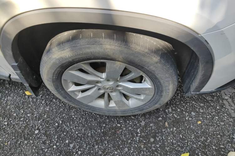 Used Dongfeng Fengdu MX6 2015 2.0L CVT Two-Wheel Drive Dream Edition Right Front Wheel Hub