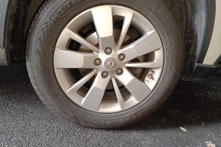 Used Dongfeng Fengdu MX6 2015 2.0L CVT 4x4 Dream Edition Right Front Wheel Hub