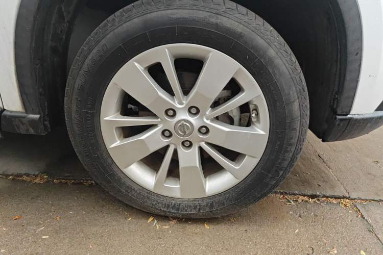 Used Dongfeng Fengdu MX6 2015 2.0L CVT Two-Wheel Drive Dream Edition Right Front Wheel Hub