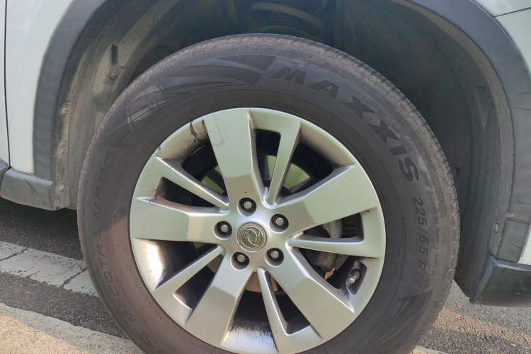 Used Dongfeng Fengdu MX6 2015 2.0L CVT Two-Wheel Drive Dream Edition Right Front Wheel Hub