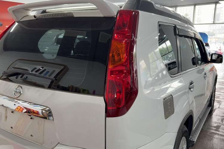 Used Dongfeng Fengdu MX6 2015 2.0L CVT Two-Wheel Drive Excellence Edition Right Rear Taillight