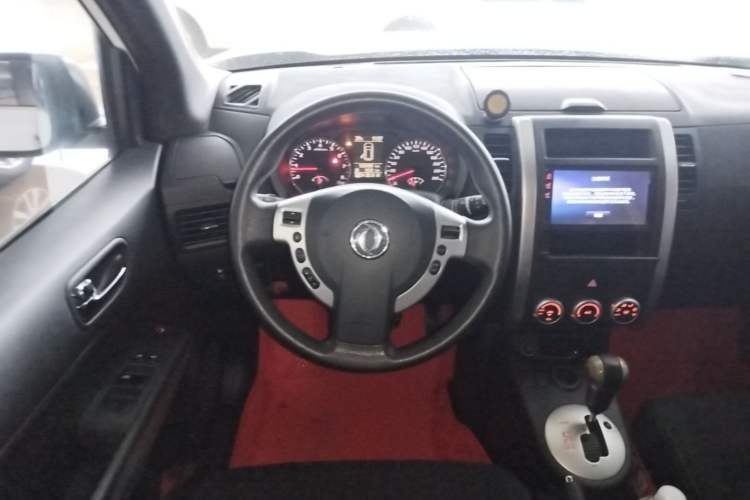 Used Dongfeng Fengdu MX6 2015 2.0L CVT Two-Wheel Drive All-Around Version Steering Wheel