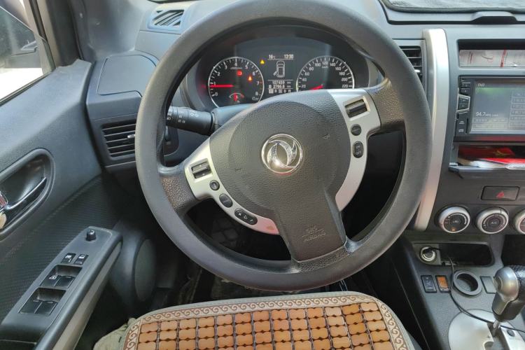 Used Dongfeng Fengdu MX6 2015 2.0L CVT Two-Wheel Drive Dream Edition Steering Wheel