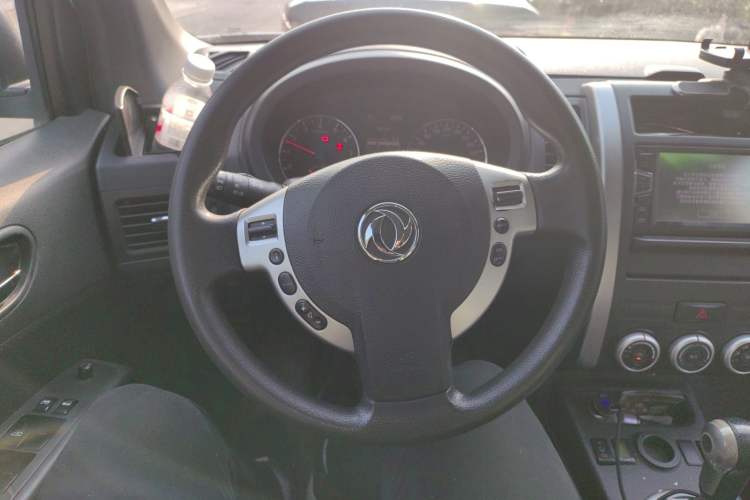 Used Dongfeng Fengdu MX6 2015 2.0L CVT Two-Wheel Drive Dream Edition Steering Wheel