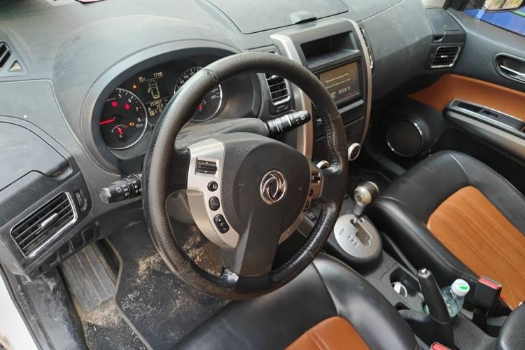 Used Dongfeng Fengdu MX6 2015 2.0L CVT Two-Wheel Drive Dream Edition Steering Wheel