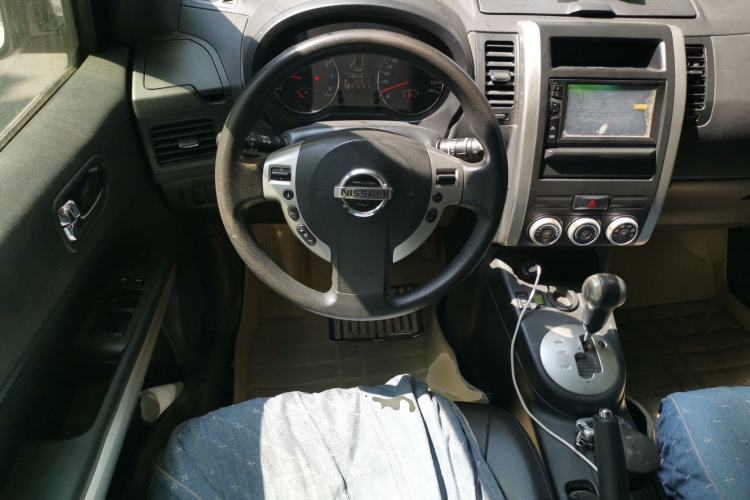 Used Dongfeng Fengdu MX6 2015 2.0L CVT Two-Wheel Drive Dream Edition Steering Wheel