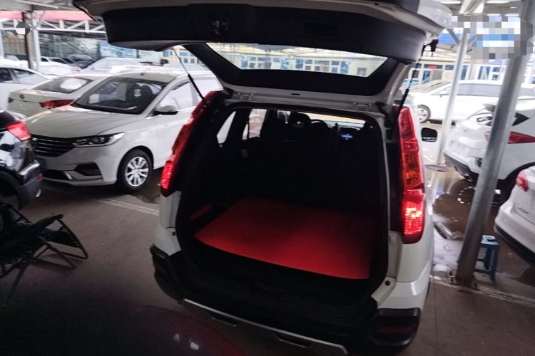 Used Dongfeng Fengdu MX6 2015 2.0L CVT Two-Wheel Drive All-Around Version Trunk