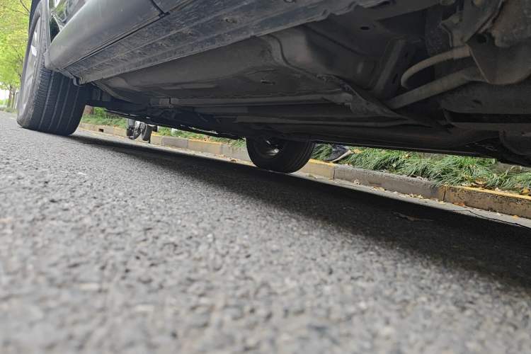 Used Dongfeng Fengdu MX6 2016 2.0L CVT 4x4 Dream Edition Chassis Rear Left