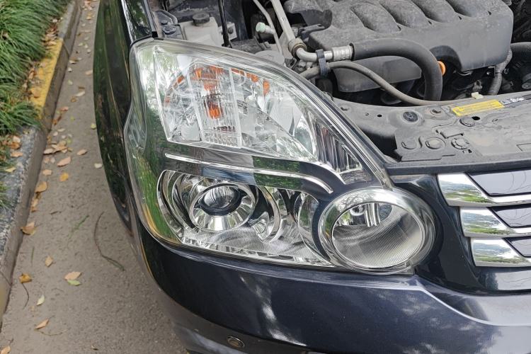 Used Dongfeng Fengdu MX6 2016 2.0L CVT 4x4 Dream Edition Right Front Headlight