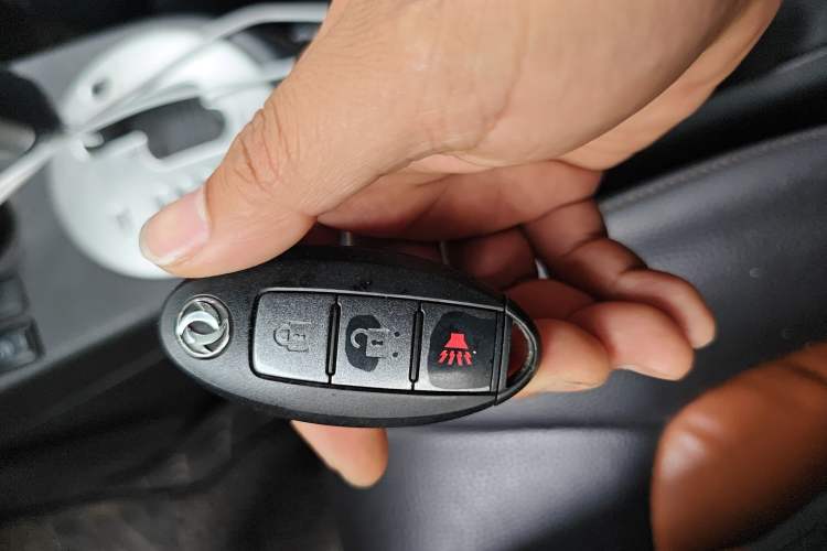 Used Dongfeng Fengdu MX6 2016 2.0L CVT 4x4 Dream Edition Vehicle Key