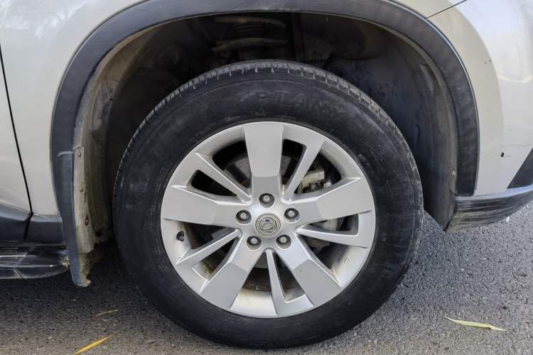 Used Dongfeng Fengdu MX6 2016 2.0L CVT Two-Wheel Drive All-Around Version Exterior 5