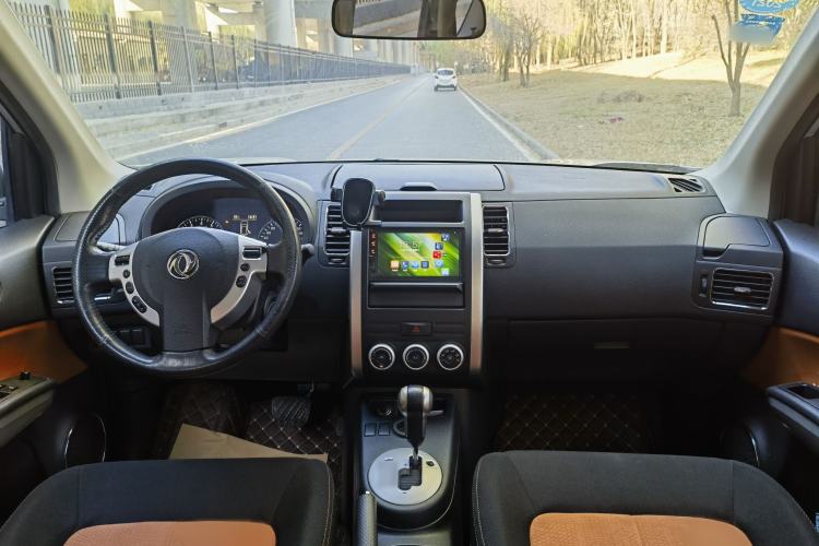 Used Dongfeng Fengdu MX6 2016 2.0L CVT Two-Wheel Drive All-Around Version Interior 1