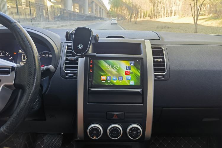 Used Dongfeng Fengdu MX6 2016 2.0L CVT Two-Wheel Drive All-Around Version Interior 3