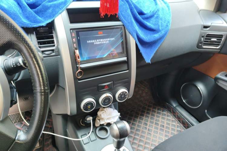 Used Dongfeng Fengdu MX6 2016 2.0L CVT Two-Wheel Drive Excellence Edition Audio And AC Panel