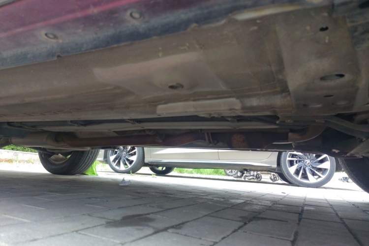 Used Dongfeng Fengdu MX6 2016 2.0L CVT Two-Wheel Drive Dream Edition Chassis Front Right