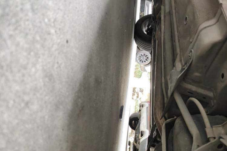 Used Dongfeng Fengdu MX6 2016 2.0L CVT Two-Wheel Drive Excellence Edition Chassis Rear Left