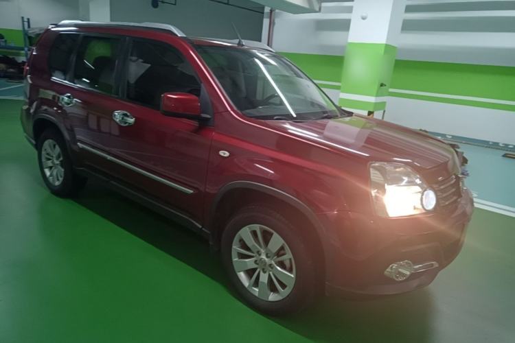 Used Dongfeng Fengdu MX6 2016 2.0L CVT Two-Wheel Drive Excellence Edition Front Right 45 Deg