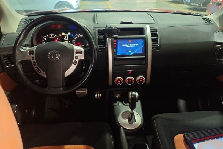 Used Dongfeng Fengdu MX6 2016 2.0L CVT Two-Wheel Drive All-Around Version Interior 2