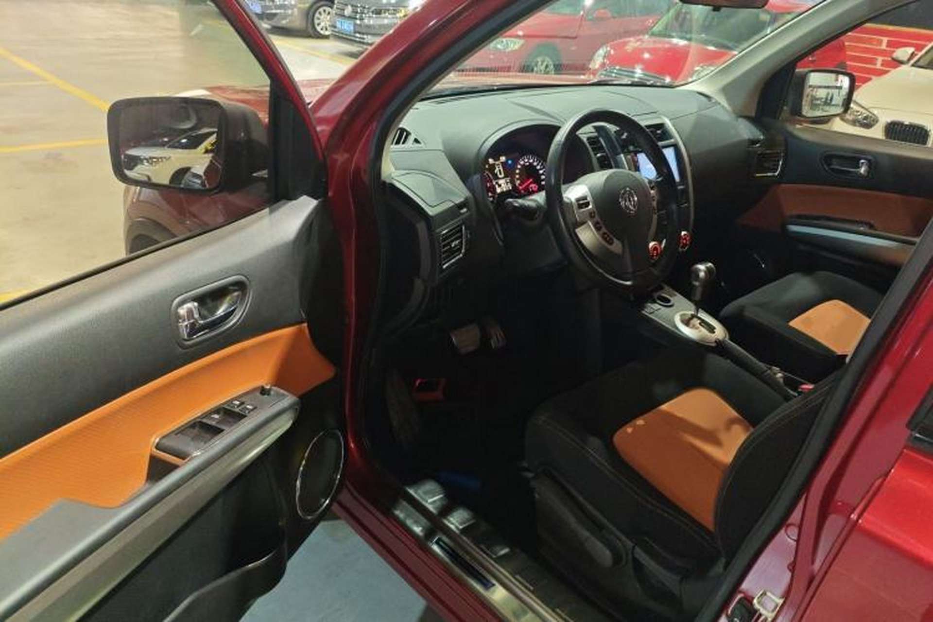 Used Dongfeng Fengdu MX6 2016 2.0L CVT Two-Wheel Drive All-Around Version Interior 3