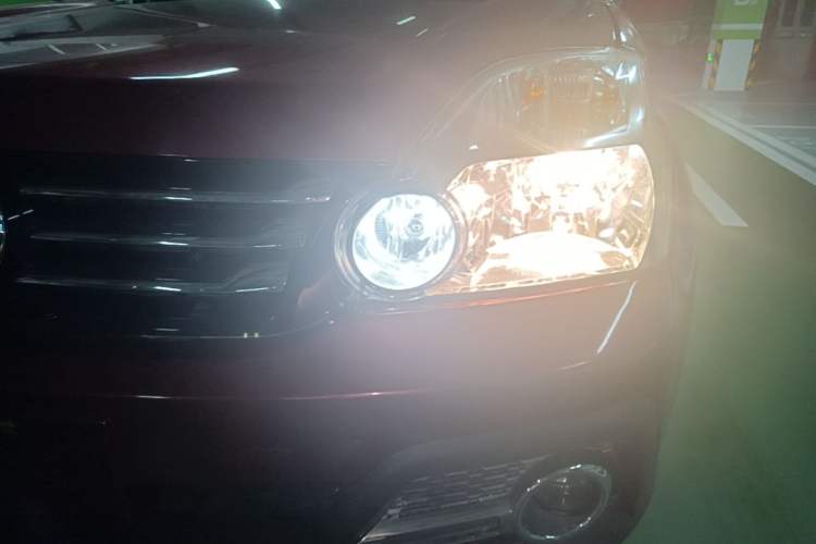 Used Dongfeng Fengdu MX6 2016 2.0L CVT Two-Wheel Drive Excellence Edition Left Front Headlight