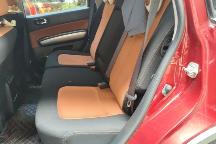 Used Dongfeng Fengdu MX6 2016 2.0L CVT Two-Wheel Drive Excellence Edition Left Rear Seat