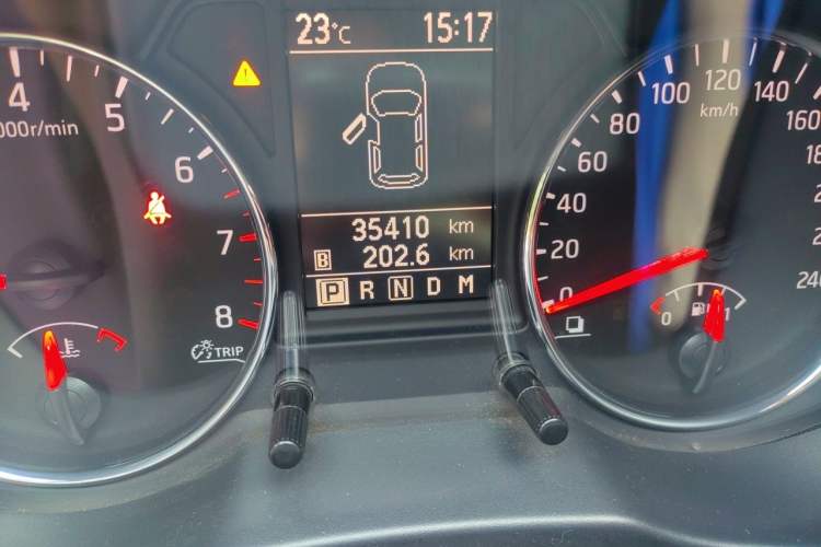 Used Dongfeng Fengdu MX6 2016 2.0L CVT Two-Wheel Drive Dream Edition Odometer Close Up