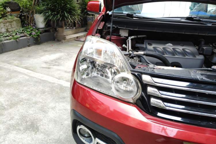 Used Dongfeng Fengdu MX6 2016 2.0L CVT Two-Wheel Drive Excellence Edition Right Front Headlight