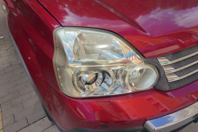 Used Dongfeng Fengdu MX6 2016 2.0L CVT Two-Wheel Drive Dream Edition Right Front Headlight