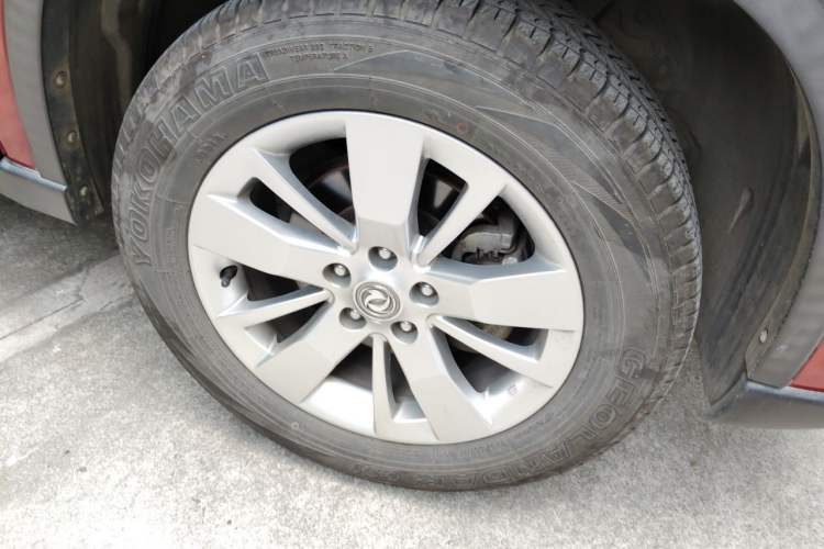 Used Dongfeng Fengdu MX6 2016 2.0L CVT Two-Wheel Drive Excellence Edition Right Front Wheel Hub