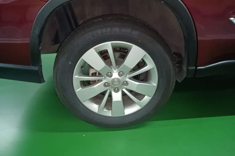 Used Dongfeng Fengdu MX6 2016 2.0L CVT Two-Wheel Drive Excellence Edition Right Rear Wheel Hub