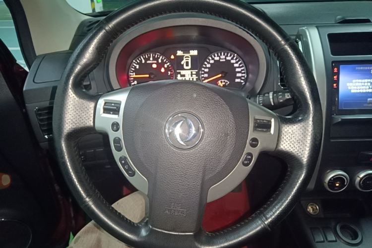 Used Dongfeng Fengdu MX6 2016 2.0L CVT Two-Wheel Drive Excellence Edition Steering Wheel