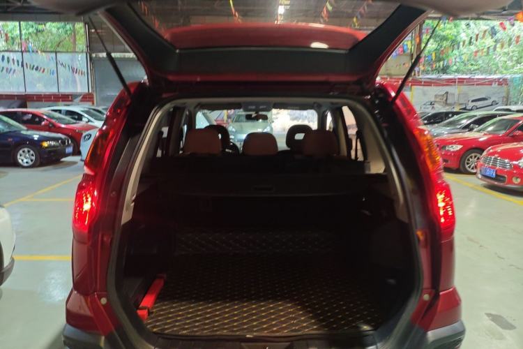 Used Dongfeng Fengdu MX6 2016 2.0L CVT Two-Wheel Drive All-Around Version Trunk