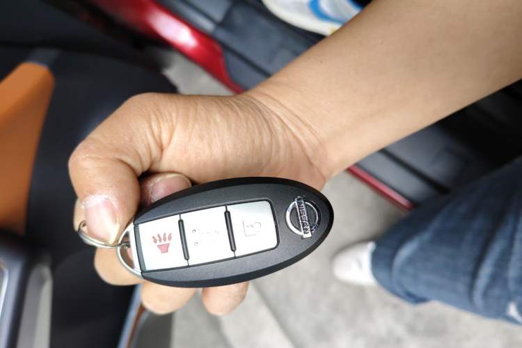 Used Dongfeng Fengdu MX6 2016 2.0L CVT Two-Wheel Drive Excellence Edition Vehicle Key