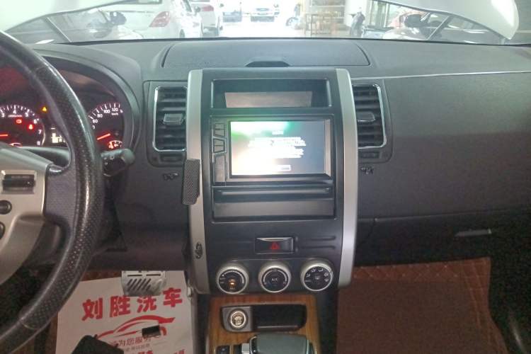 Used Dongfeng Fengdu MX6 2016 2.0L CVT Two-Wheel Drive Dream Edition Audio And AC Panel