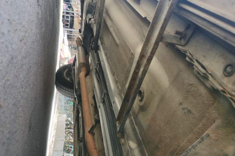 Used Dongfeng Fengdu MX6 2016 2.0L CVT Two-Wheel Drive Dream Edition Chassis Front Right
