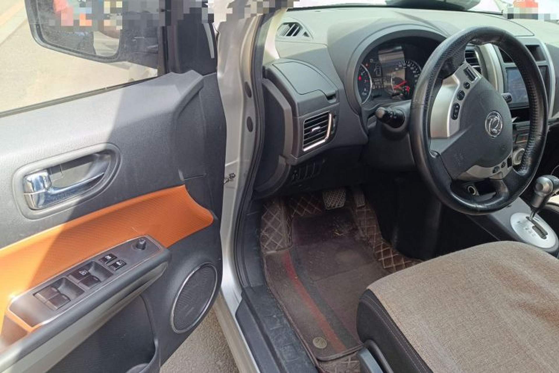 Used Dongfeng Fengdu MX6 2016 2.0L CVT Two-Wheel Drive Excellence Edition Driver Seat