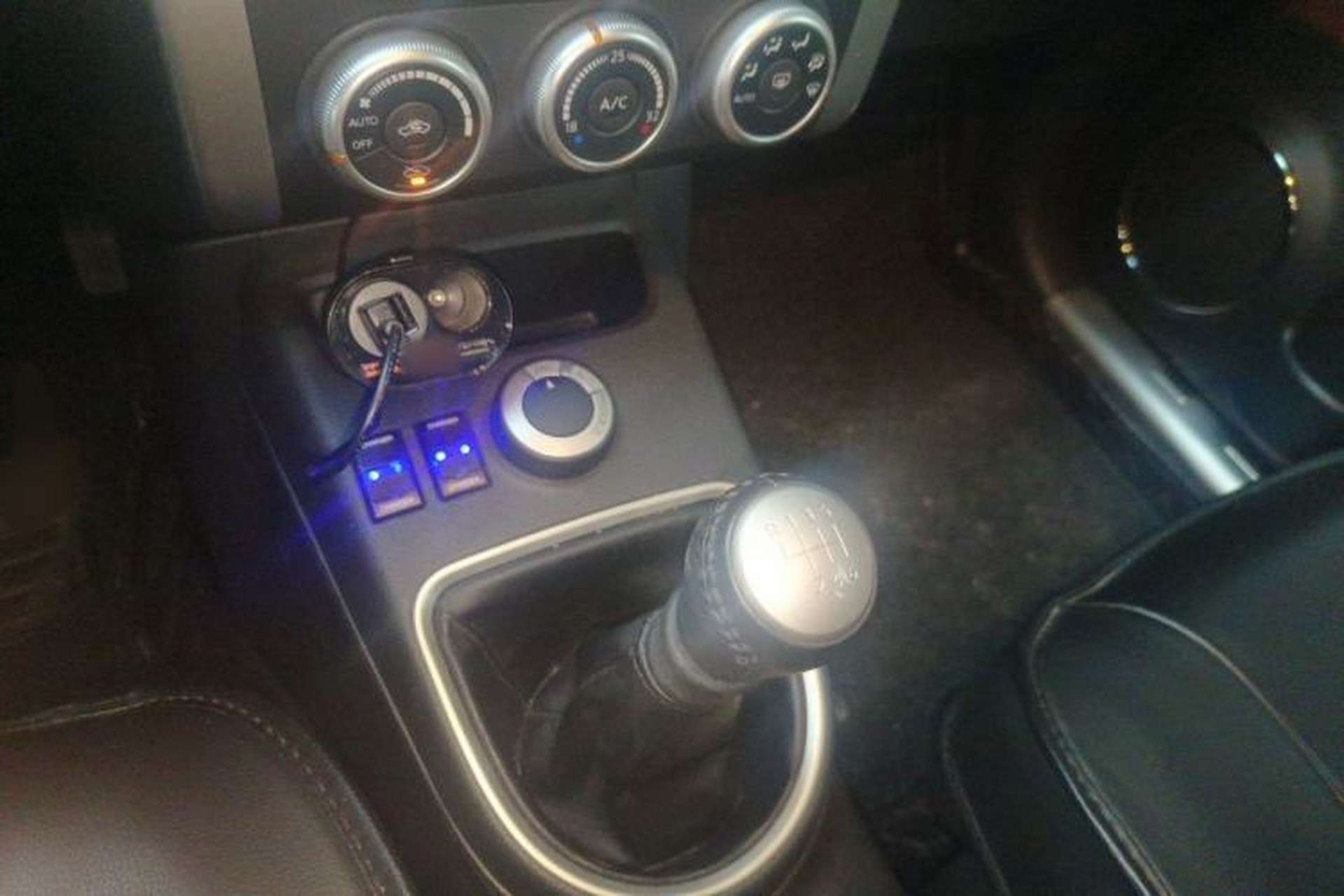 Used Dongfeng Fengdu MX6 2016 2.0L Manual 4x4 Navigation Edition Gear Lever