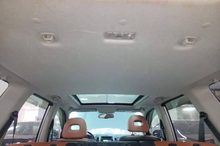 Used Dongfeng Fengdu MX6 2016 2.0L CVT Two-Wheel Drive Dream Edition Headliner