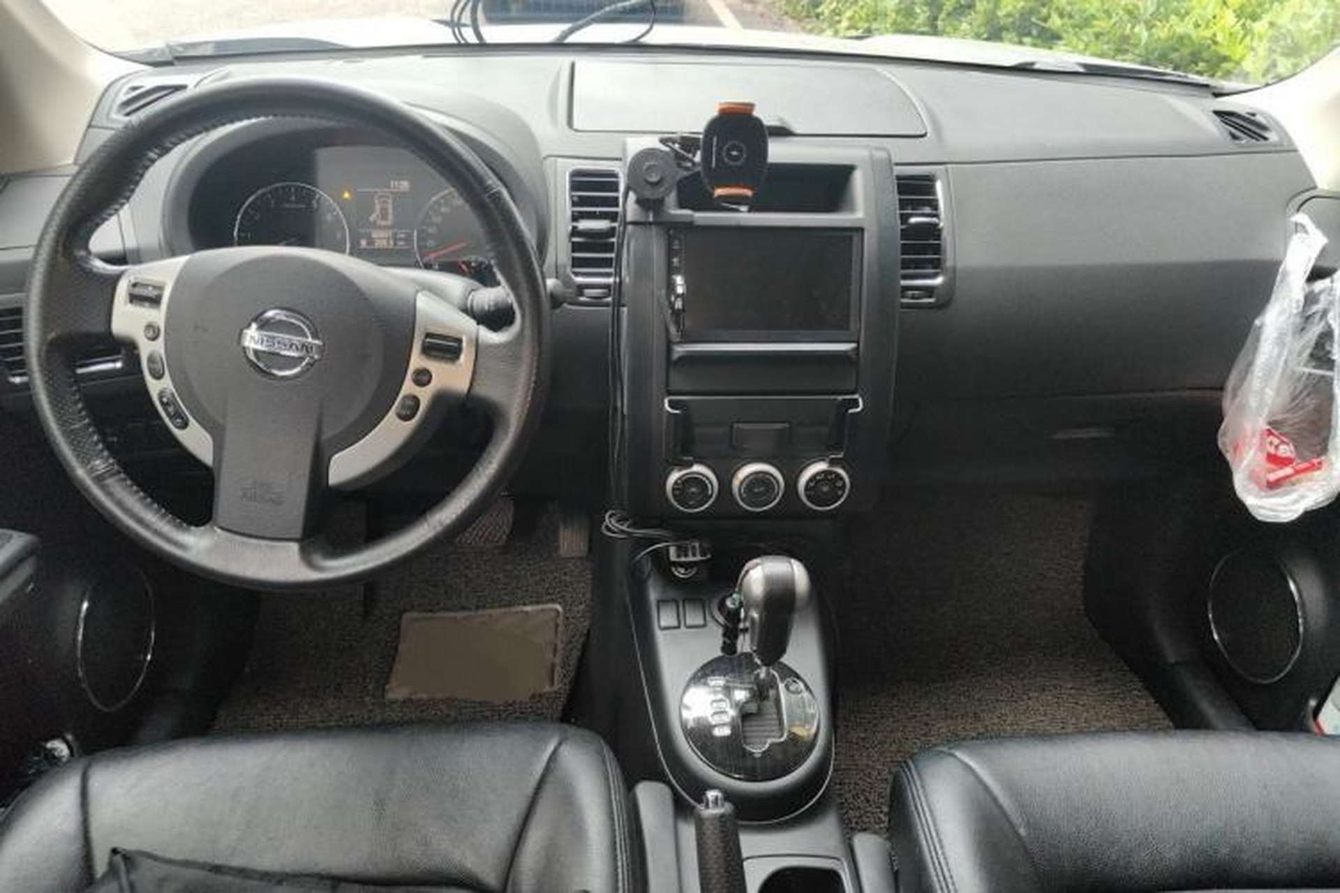 Used Dongfeng Fengdu MX6 2016 2.0L CVT Two-Wheel Drive Excellence Edition Interior 2
