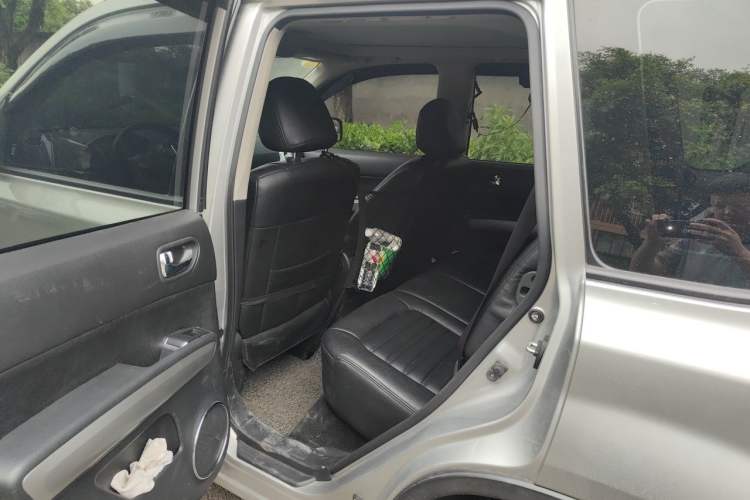 Used Dongfeng Fengdu MX6 2016 2.0L CVT Two-Wheel Drive Excellence Edition Interior 4
