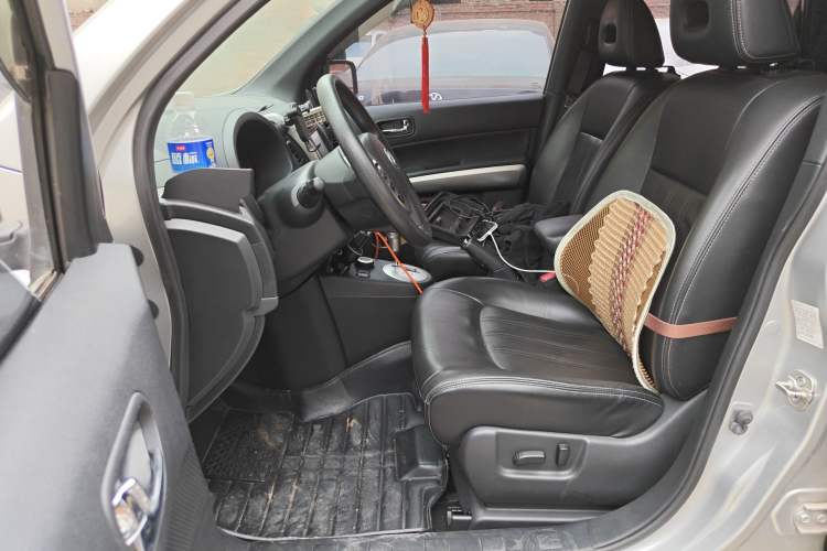 Used Dongfeng Fengdu MX6 2016 2.0L CVT 4x4 Dream Edition Left Front Seat