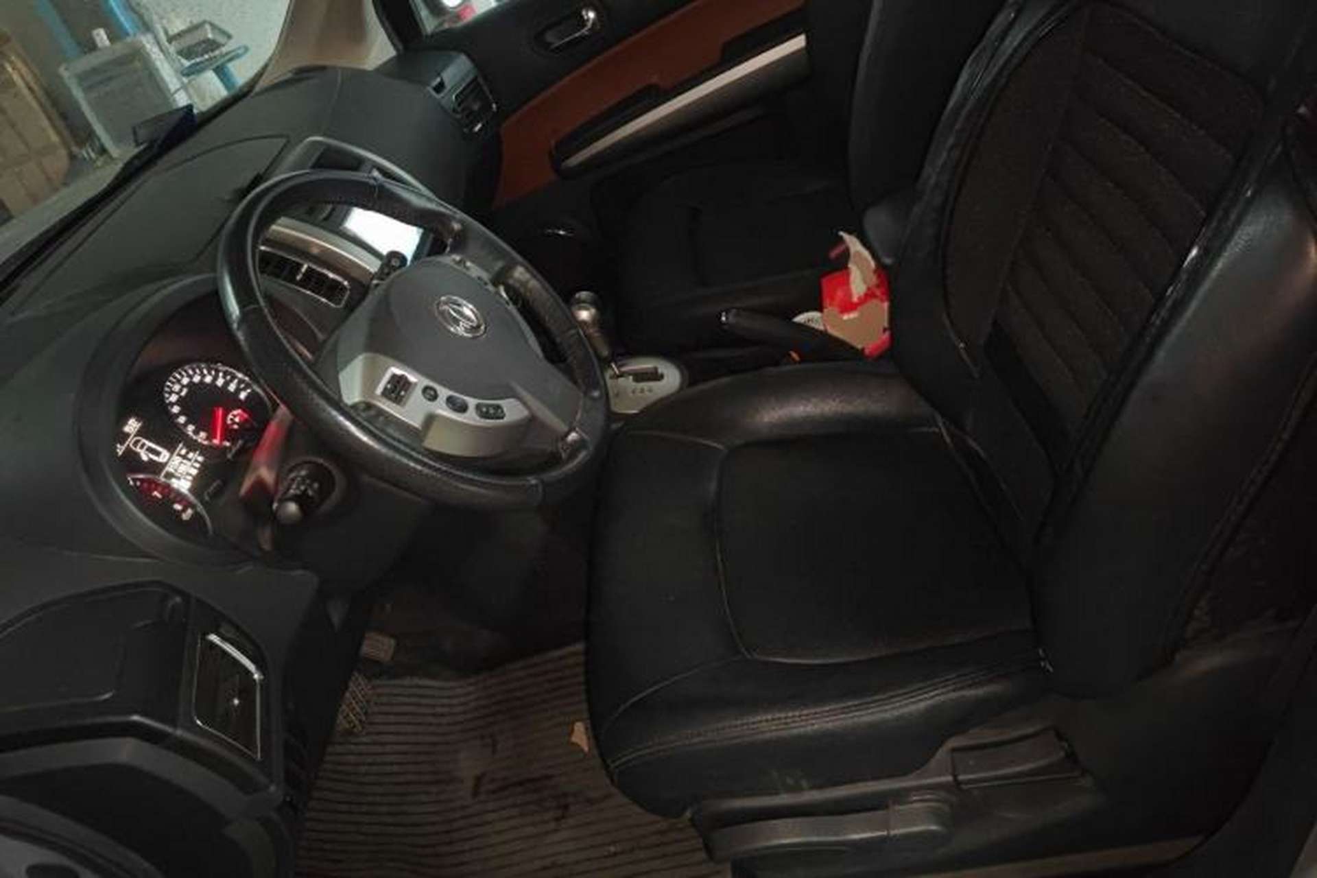 Used Dongfeng Fengdu MX6 2016 2.0L CVT Two-Wheel Drive All-Around Version Left Front Seat