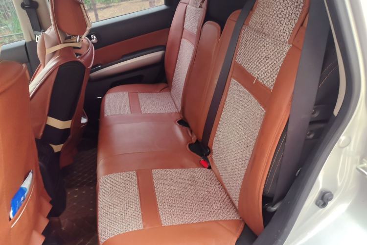 Used Dongfeng Fengdu MX6 2016 2.0L CVT 4x4 Excellence Edition Left Rear Seat