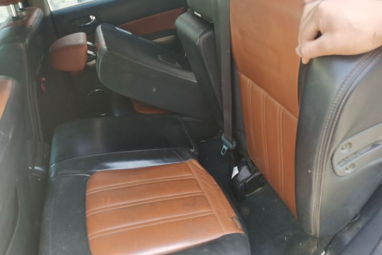 Used Dongfeng Fengdu MX6 2016 2.0L CVT Two-Wheel Drive Dream Edition Left Rear Seat